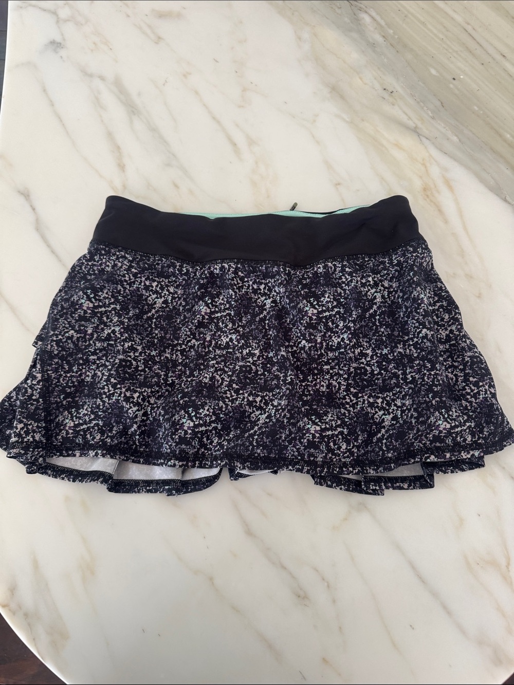 Lululemon Black Speckled Women’s Athletic Skirt with Black Waistband